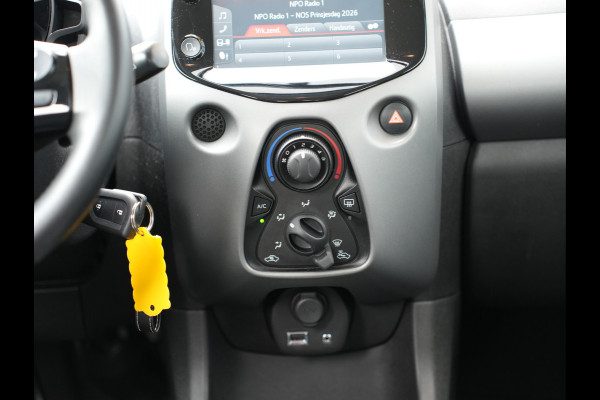 Toyota Aygo 1.0 VVT-i x-play | Automaat | Airco | Apple Carplay |