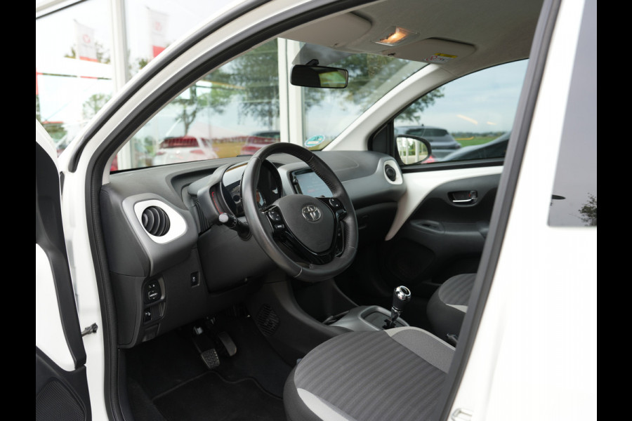 Toyota Aygo 1.0 VVT-i x-play | Automaat | Airco | Apple Carplay |
