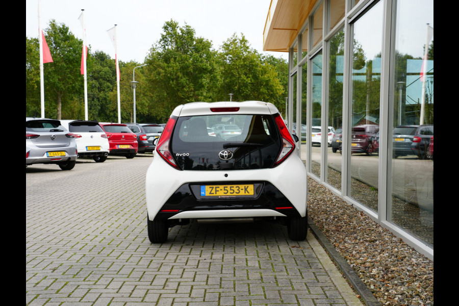 Toyota Aygo 1.0 VVT-i x-play | Automaat | Airco | Apple Carplay |