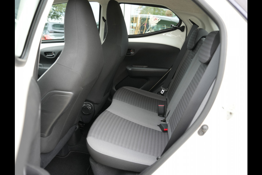 Toyota Aygo 1.0 VVT-i x-play | Automaat | Airco | Apple Carplay |