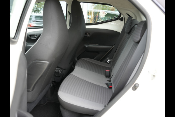 Toyota Aygo 1.0 VVT-i x-play | Automaat | Airco | Apple Carplay |