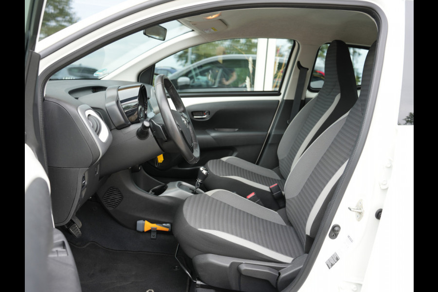 Toyota Aygo 1.0 VVT-i x-play | Automaat | Airco | Apple Carplay |