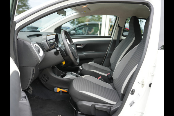 Toyota Aygo 1.0 VVT-i x-play | Automaat | Airco | Apple Carplay |