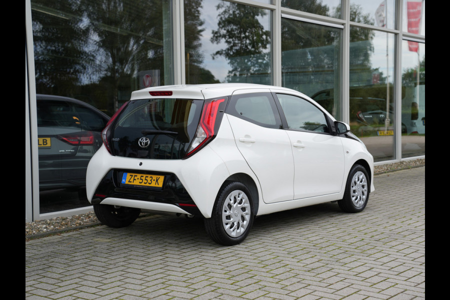 Toyota Aygo 1.0 VVT-i x-play | Automaat | Airco | Apple Carplay |