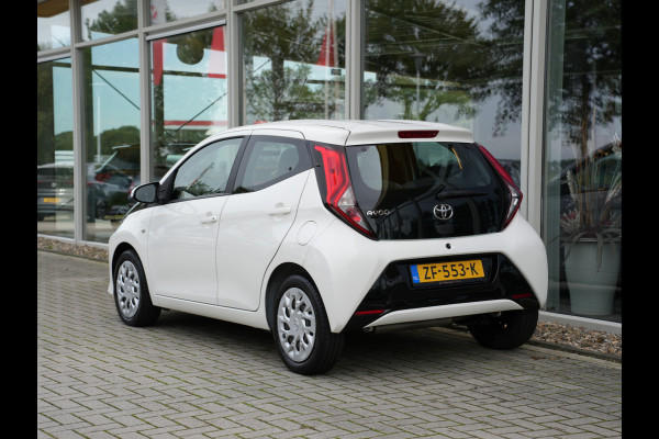 Toyota Aygo 1.0 VVT-i x-play | Automaat | Airco | Apple Carplay |