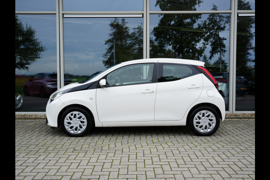 Toyota Aygo 1.0 VVT-i x-play | Automaat | Airco | Apple Carplay |