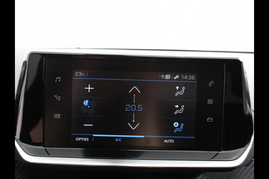 Peugeot 2008 1.2 PureTech Allure Navigatie Cruise control Lichtmetalen velgen Climate control Parkeersensor achter Apple Carplay/ Android auto Camera