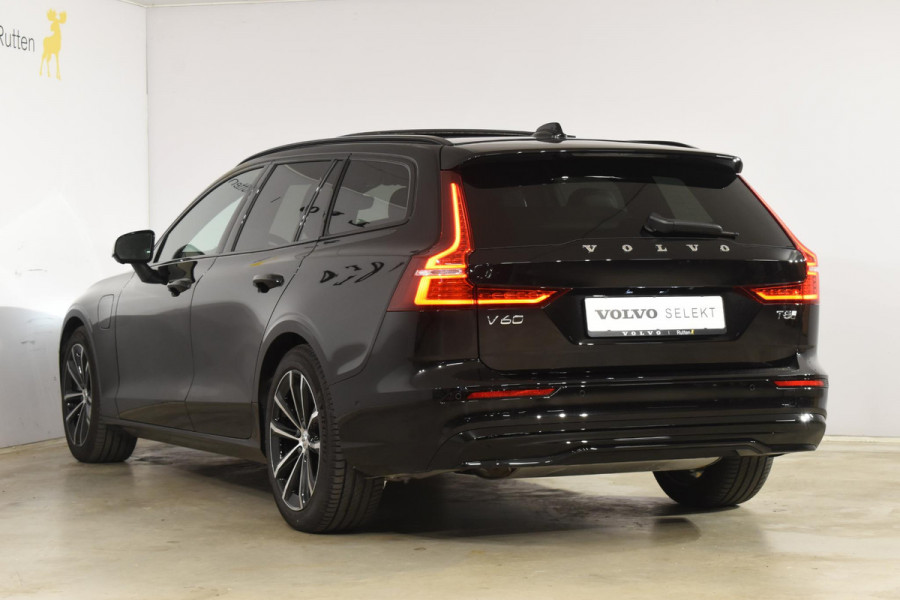 Volvo V60 T8 455PK Plug-in hybrid AWD Plus Dark / 360 Camera / Harman Kardon / Head-up display / Panorama schuifdak / Stoel- en stuurverwarming / Trekhaak / Elektrische stoelen met geheugen