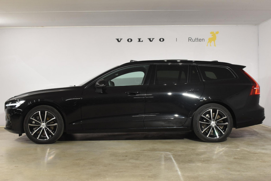 Volvo V60 T8 455PK Plug-in hybrid AWD Plus Dark / 360 Camera / Harman Kardon / Head-up display / Panorama schuifdak / Stoel- en stuurverwarming / Trekhaak / Elektrische stoelen met geheugen