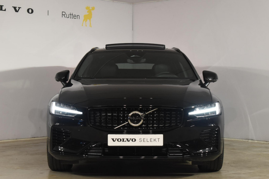 Volvo V60 T8 455PK Plug-in hybrid AWD Plus Dark / 360 Camera / Harman Kardon / Head-up display / Panorama schuifdak / Stoel- en stuurverwarming / Trekhaak / Elektrische stoelen met geheugen