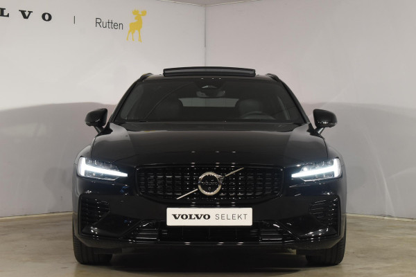 Volvo V60 T8 455PK Plug-in hybrid AWD Plus Dark / 360 Camera / Harman Kardon / Head-up display / Panorama schuifdak / Stoel- en stuurverwarming / Trekhaak / Elektrische stoelen met geheugen