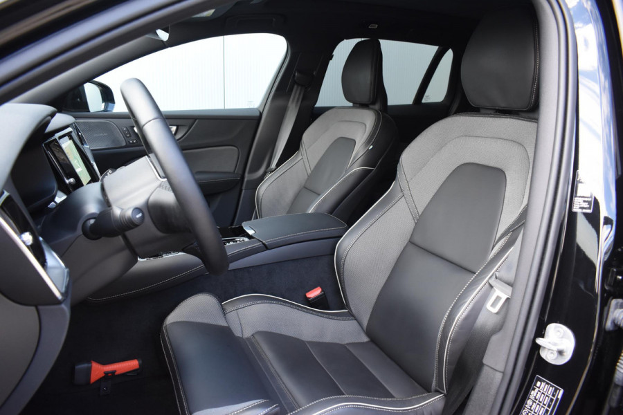 Volvo V60 T8 455PK Plug-in hybrid AWD Plus Dark / 360 Camera / Harman Kardon / Head-up display / Panorama schuifdak / Stoel- en stuurverwarming / Trekhaak / Elektrische stoelen met geheugen