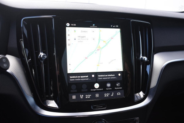 Volvo V60 T8 455PK Plug-in hybrid AWD Plus Dark / 360 Camera / Harman Kardon / Head-up display / Panorama schuifdak / Stoel- en stuurverwarming / Trekhaak / Elektrische stoelen met geheugen