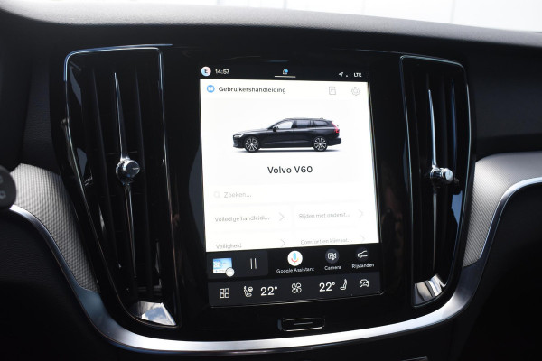Volvo V60 T8 455PK Plug-in hybrid AWD Plus Dark / 360 Camera / Harman Kardon / Head-up display / Panorama schuifdak / Stoel- en stuurverwarming / Trekhaak / Elektrische stoelen met geheugen