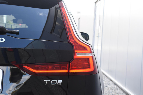 Volvo V60 T8 455PK Plug-in hybrid AWD Plus Dark / 360 Camera / Harman Kardon / Head-up display / Panorama schuifdak / Stoel- en stuurverwarming / Trekhaak / Elektrische stoelen met geheugen