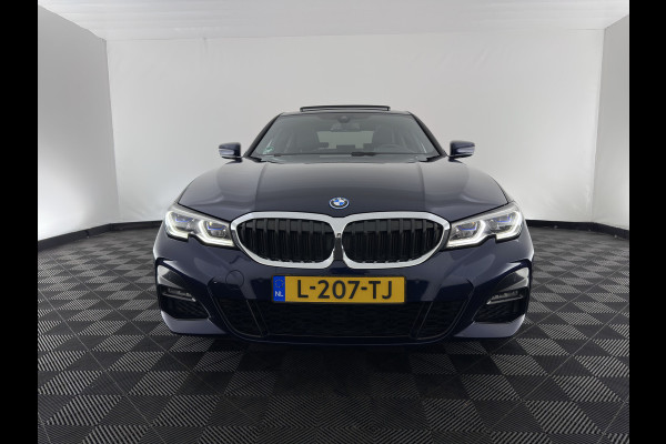 BMW 3-serie 320e Business Edition Plus (INCL-BTW) Aut. *LEATHER | PANO | FULL-LED | HEATED-SPORTSEATS | NAVI-FULLMAP | KEYLESS | PRIVACY-GLASS | ECC | PDC | CRUISE | 19''ALU*