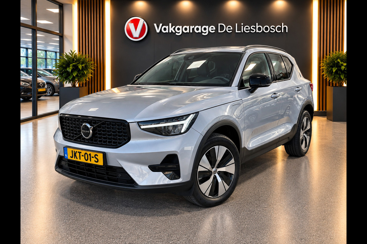 Volvo XC40 1.5 T4 Plug-in hybrid Plus Dark / Panorama-dak / Harman-Kardon / camera / stuur en stoel verwarming
