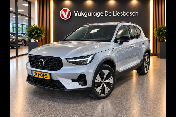 Volvo XC40 1.5 T4 Plug-in hybrid Plus Dark / Panorama-dak / Harman-Kardon / camera / stuur en stoel verwarming