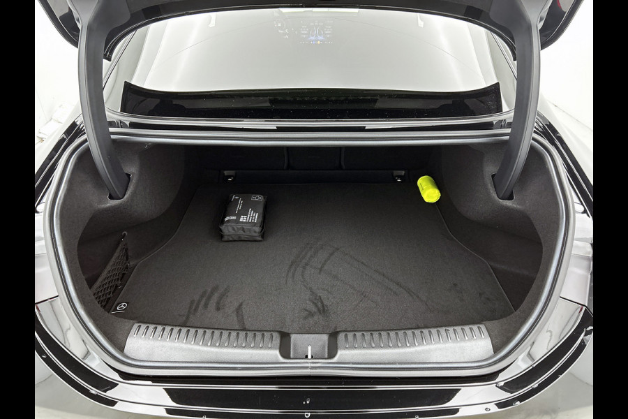 Mercedes-Benz CLA-Klasse 180 Business Solution AMG | Nightpakket | Memorypakket | MULTIBEAM LED | Smartphone integratie | THERMOTRONIC | Inclusief 24 maanden MB Certified garantie voor Europa.