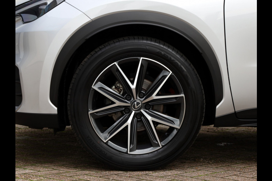 Lexus LBX 1.5 Cool 2WD | Tech Pack | NL-Auto | Trekhaak |