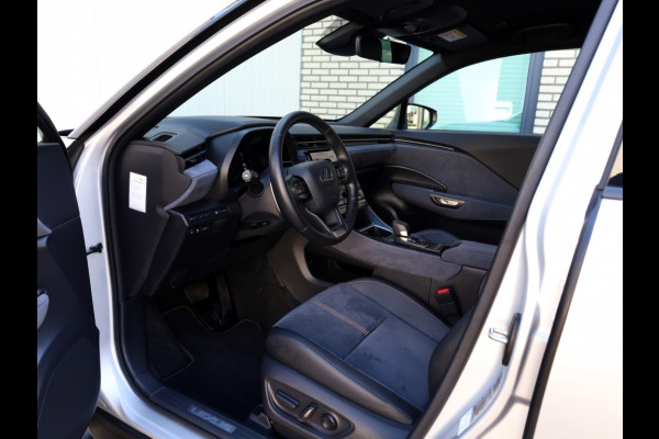Lexus LBX 1.5 Cool 2WD | Tech Pack | NL-Auto | Trekhaak |