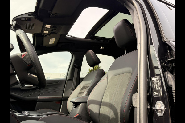Ford Kuga 2.5 PHEV ST-Line X 243pk | Panoramadak | Wegklapbare trekhaak | Head up Display | Adaptive LED | Bang&Olufsen | AGR-stoelen | 2.100 kg trekgewicht