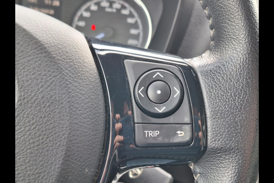 Toyota Yaris 1.5 Hybrid Design | Navigatie, Cruise control, Lichtmetalen velgen, Parkeercamera, Safety sense, Climate control