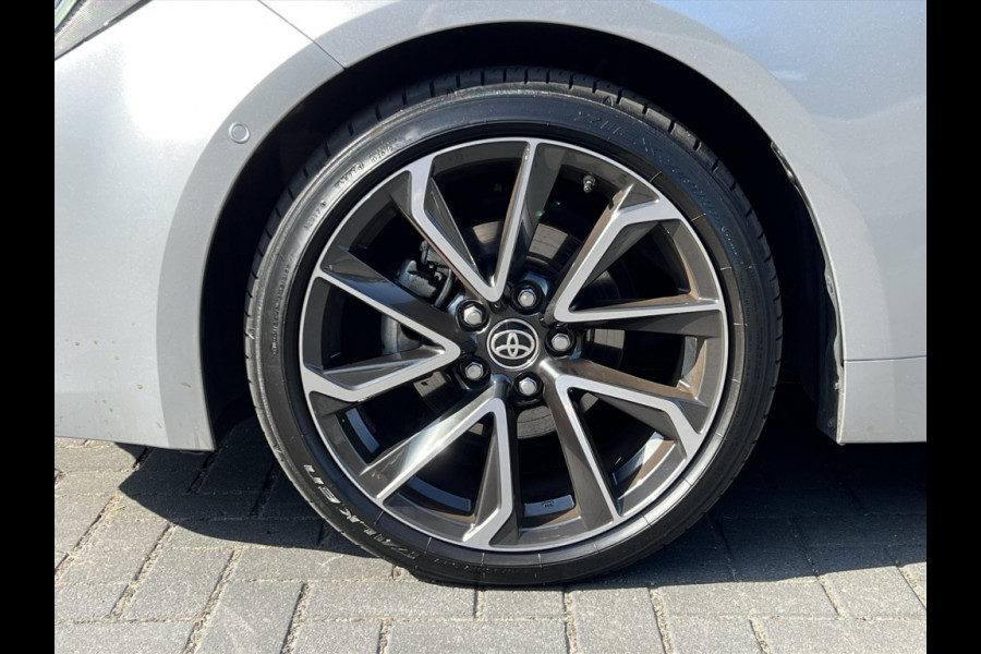 Toyota Corolla 1.8 Hybrid Style | Dodehoekherkenning, Parkeersensoren, Stoel + Stuurverwarming, Keyless, 18 inch