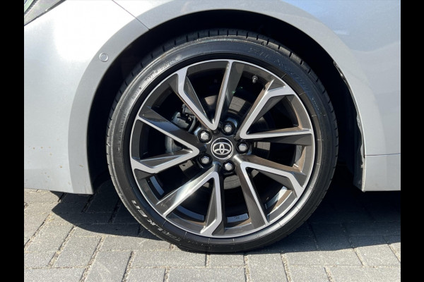 Toyota Corolla 1.8 Hybrid Style | Dodehoekherkenning, Parkeersensoren, Stoel + Stuurverwarming, Keyless, 18 inch