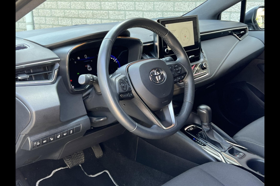 Toyota Corolla 1.8 Hybrid Style | Dodehoekherkenning, Parkeersensoren, Stoel + Stuurverwarming, Keyless, 18 inch