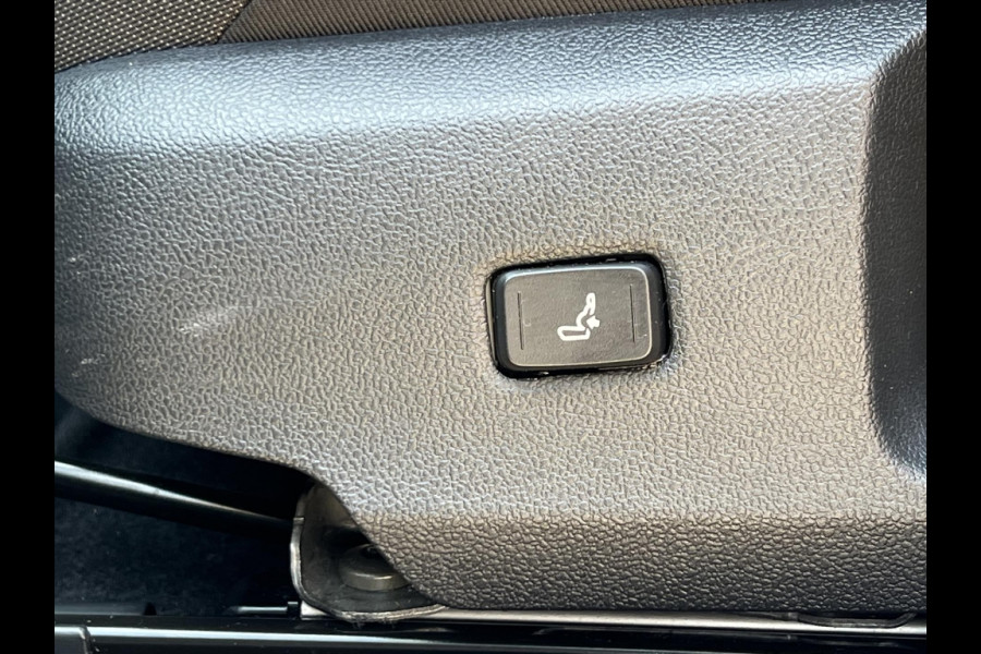 Toyota Corolla 1.8 Hybrid Style | Dodehoekherkenning, Parkeersensoren, Stoel + Stuurverwarming, Keyless, 18 inch
