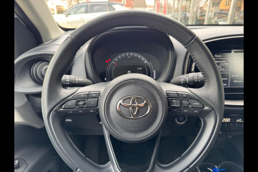 Toyota Aygo X 1.0 VVT-i MT Play Plus | Keyless, Startknop, Stoelverwarming, Climate control, Apple CarPlay/Android Auto