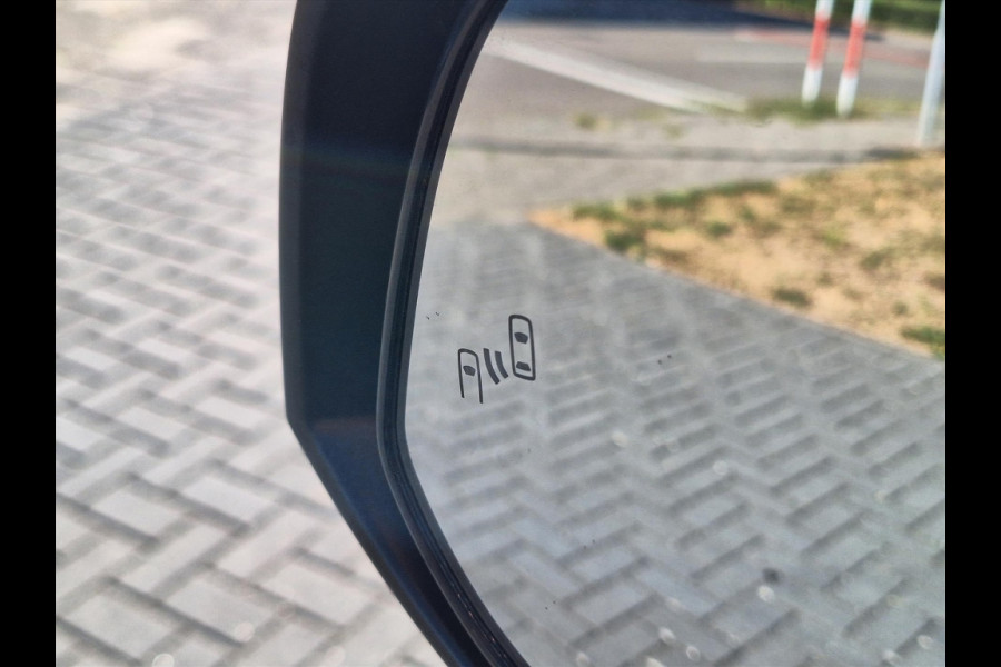Toyota RAV4 Plug-in Hybrid 300 AWD Style | Head up display, December 2025, Dodehoekherkenning, Parkeersensoren, Stoel + Stuurverwarming