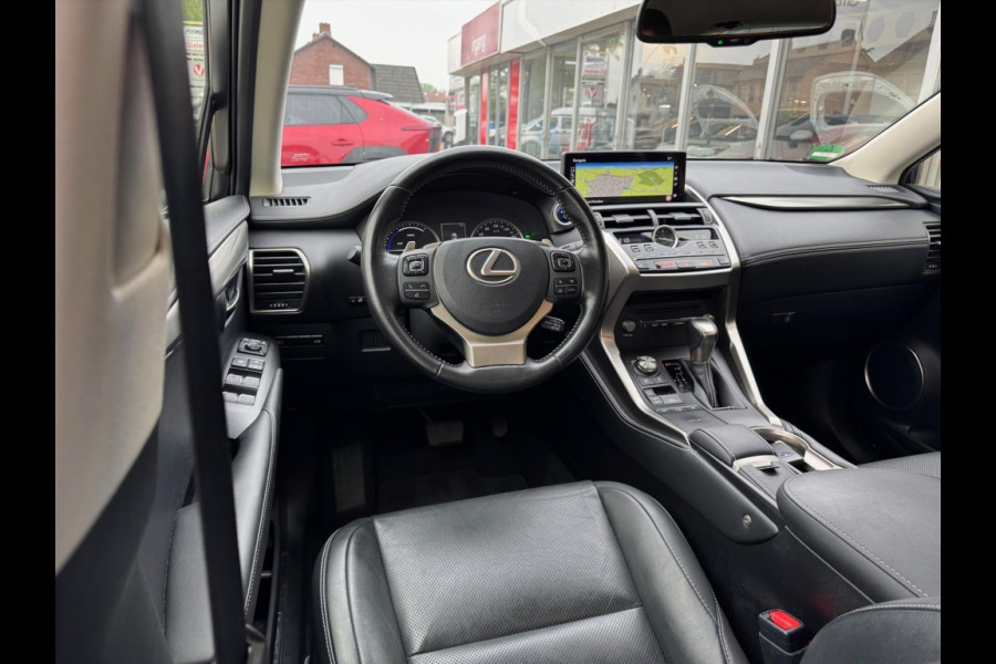 Lexus NX 300h AWD Luxury Line | Groot Scherm, Adaptive cruise control, Leer, Stoelverwarming, Parkeersensoren, Elektrische achterklep, 18