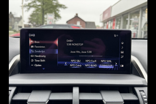 Lexus NX 300h AWD Luxury Line | Groot Scherm, Adaptive cruise control, Leer, Stoelverwarming, Parkeersensoren, Elektrische achterklep, 18