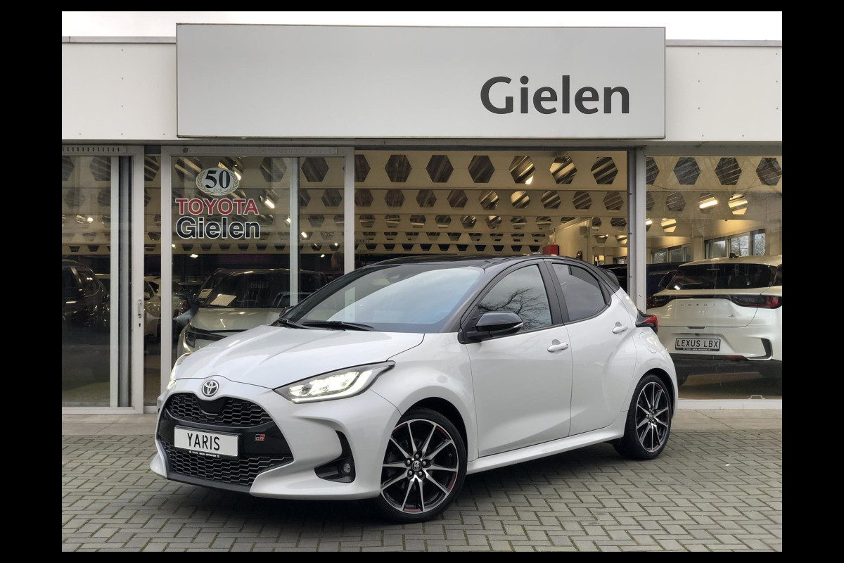 Toyota Yaris 1.5 Hybrid GR Sport | JBL, Dodehoekherkenning, Stoelverwarming, Smart connect, Dynamic Grey, Keyless, CarPlay, Half Leer