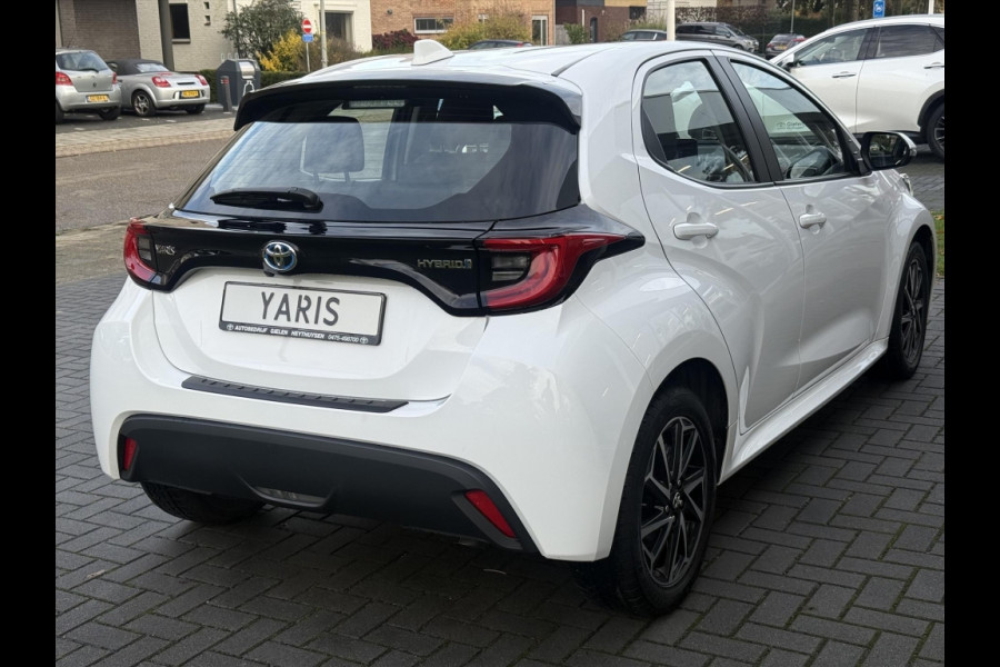 Toyota Yaris 1.5 Hybrid Dynamic Plus | Stoelverwarming, 16 inch, LED, Apple CarPlay/Android Auto, Parkeercamera, Keyless