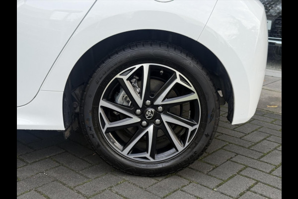 Toyota Yaris 1.5 Hybrid Dynamic Plus | Stoelverwarming, 16 inch, LED, Apple CarPlay/Android Auto, Parkeercamera, Keyless