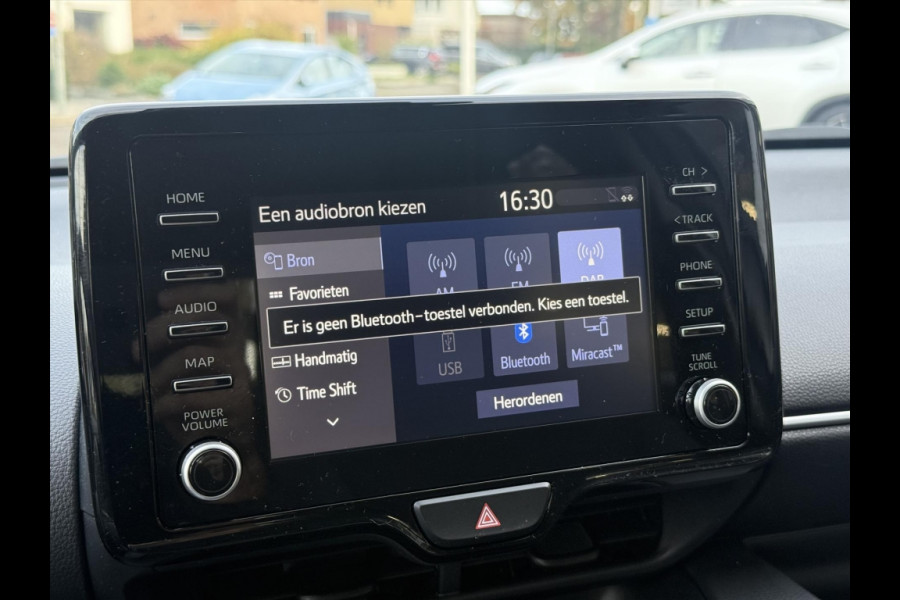 Toyota Yaris 1.5 Hybrid Dynamic Plus | Stoelverwarming, 16 inch, LED, Apple CarPlay/Android Auto, Parkeercamera, Keyless