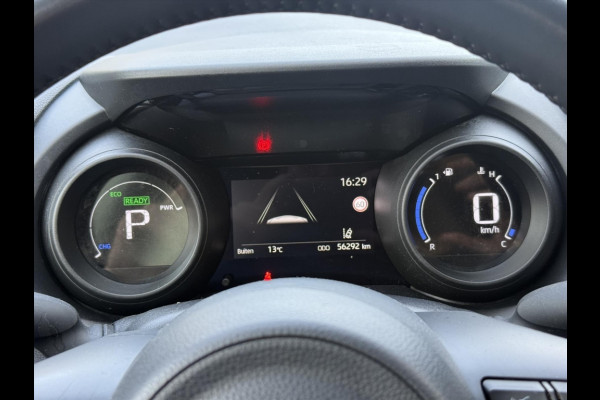 Toyota Yaris 1.5 Hybrid Dynamic Plus | Stoelverwarming, 16 inch, LED, Apple CarPlay/Android Auto, Parkeercamera, Keyless