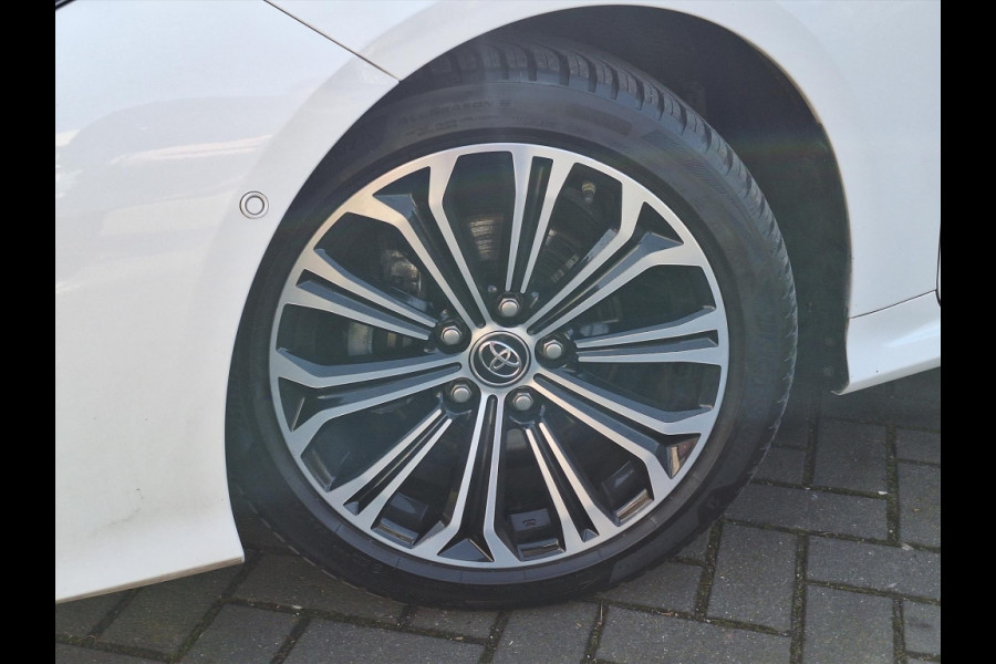 Toyota Corolla Sedan 1.8 Hybrid Style | Parkeersensoren, Navigatie, Keyless
