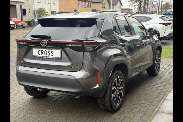 Toyota Yaris Cross 1.5 Hybrid First Edition Plus | Parkeersensoren, Stoel + Stuurverwarming, Groot scherm, Keyless, 17 inch