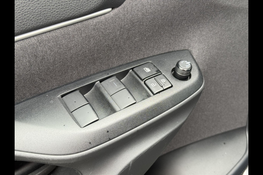 Toyota Yaris Cross 1.5 Hybrid First Edition Plus | Parkeersensoren, Stoel + Stuurverwarming, Groot scherm, Keyless, 17 inch