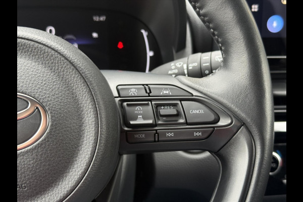 Toyota Yaris Cross 1.5 Hybrid First Edition Plus | Parkeersensoren, Stoel + Stuurverwarming, Groot scherm, Keyless, 17 inch