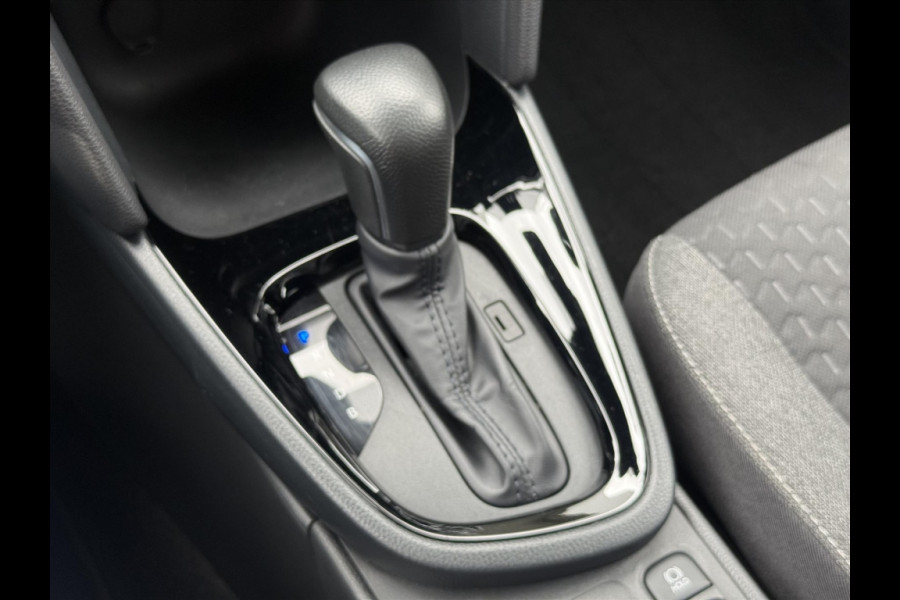 Toyota Yaris Cross 1.5 Hybrid First Edition Plus | Parkeersensoren, Stoel + Stuurverwarming, Groot scherm, Keyless, 17 inch