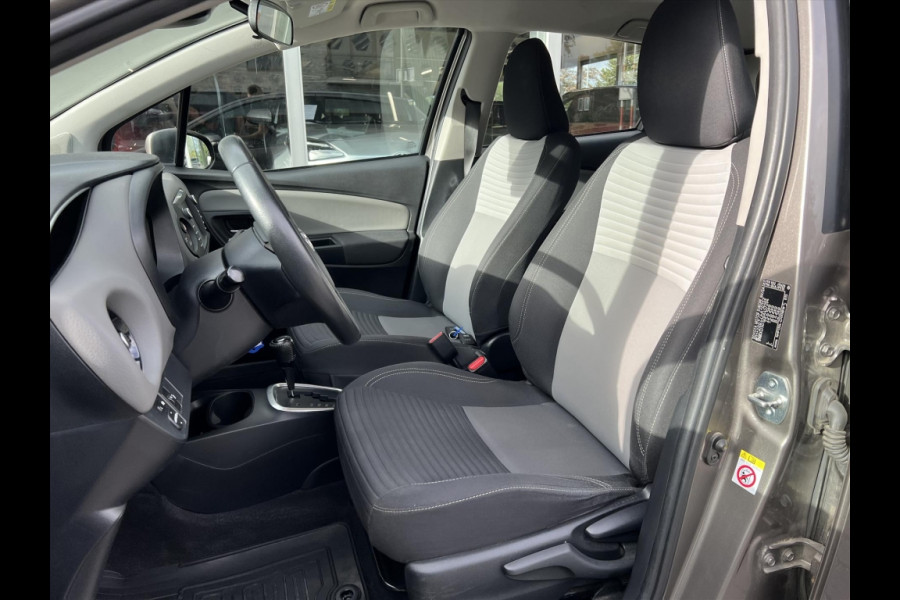 Toyota Yaris 1.5 Hybrid Dynamic | Stoelverwarming, Lichtmetalen velgen, Cruise control, Safety sense, Parkeercamera