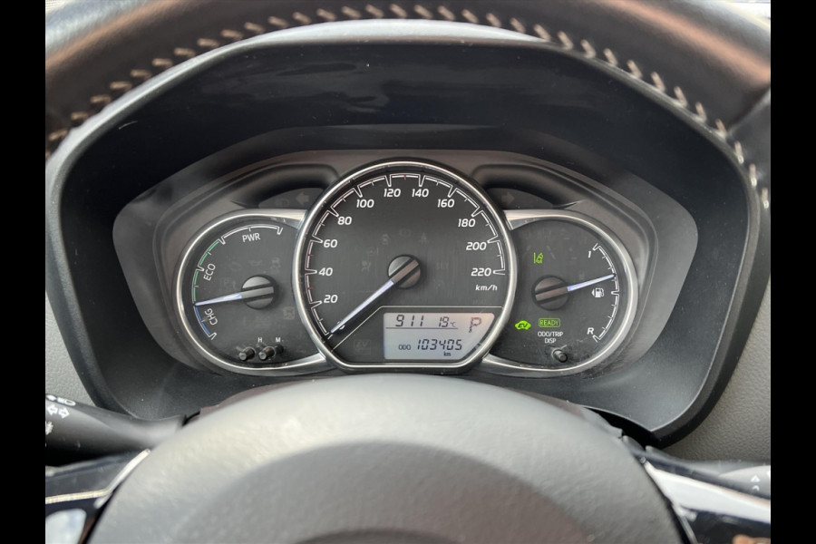 Toyota Yaris 1.5 Hybrid Dynamic | Stoelverwarming, Lichtmetalen velgen, Cruise control, Safety sense, Parkeercamera