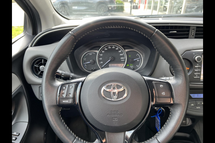 Toyota Yaris 1.5 Hybrid Dynamic | Stoelverwarming, Lichtmetalen velgen, Cruise control, Safety sense, Parkeercamera