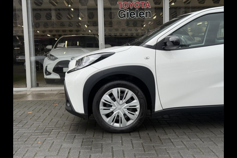 Toyota Aygo X 1.0 VVT-i MT Play | Apple CarPlay/Android auto, Parkeercamera, Adaptive cruise control, Weinig KM
