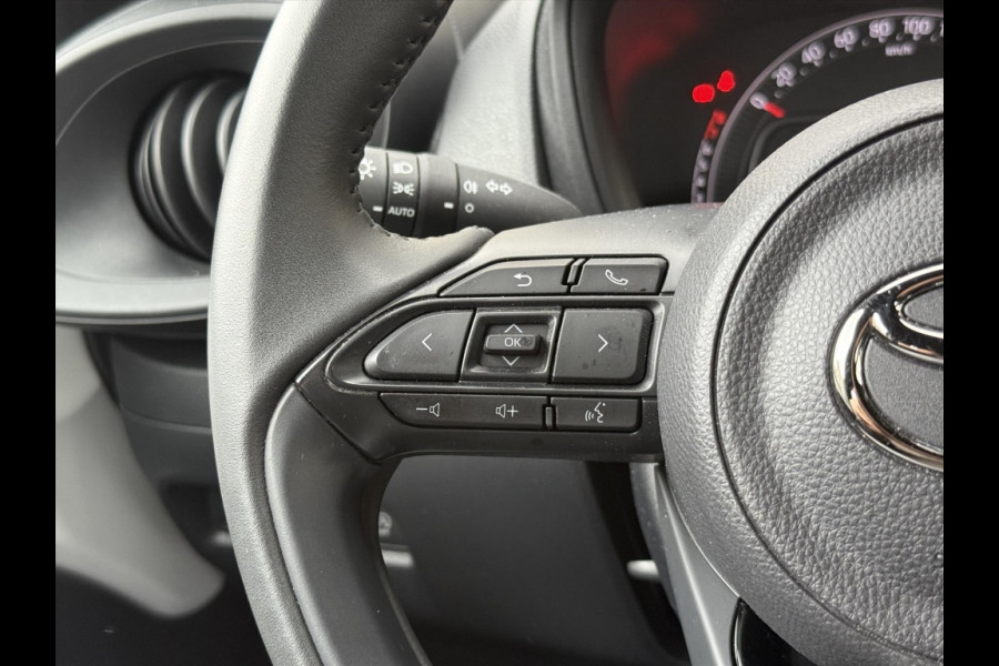 Toyota Aygo X 1.0 VVT-i MT Play | Apple CarPlay/Android auto, Parkeercamera, Adaptive cruise control, Weinig KM